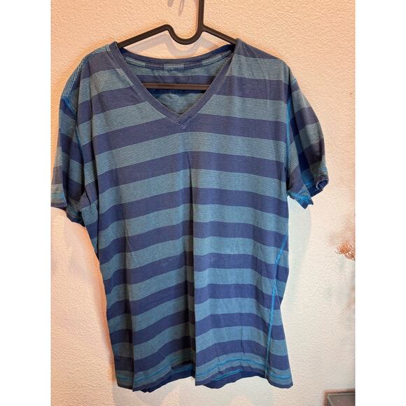 Lululemon‎ Men size M Striped tshirts Medium blue and green - Picture 1 of 3